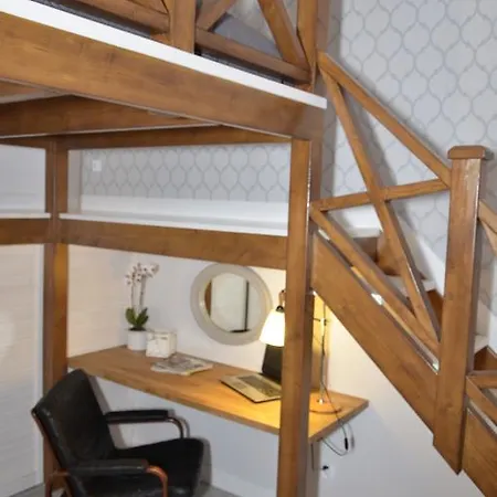 Into3city Old Town アパート *